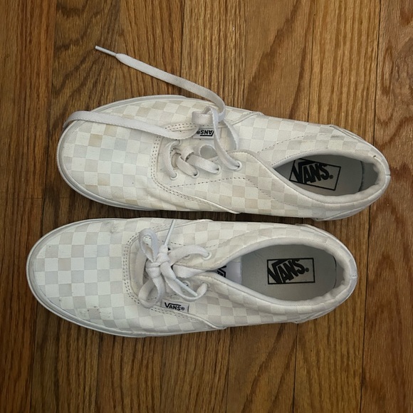 White Vans - Picture 1 of 7